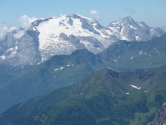 Pikny widok na Marmolad Punta di Penia 3343 m - najwyszy szczyt Dolomitw